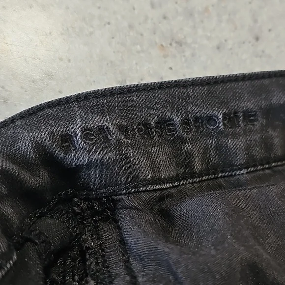 American Eagle Outfitters Size 6 Black Distressed Style Jean Shorts - Picture 7 of 8